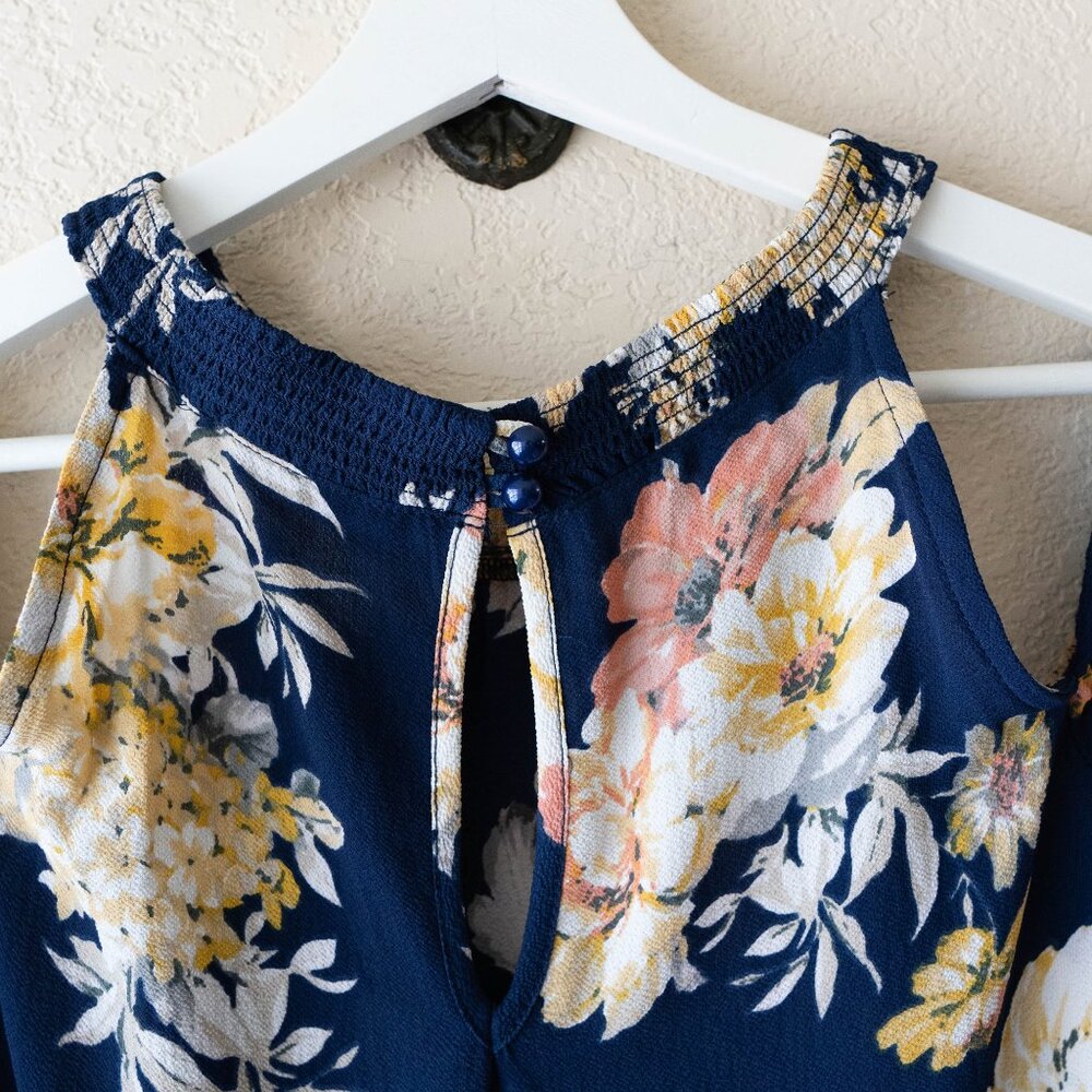 Lily Black Women's Size XL Blue Floral Blouse Split Flutter Short Sleeve - Picture 5 of 7